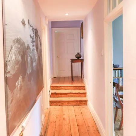 بيت للعطل Mill Farm House, Richmond