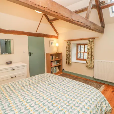بيت للعطل Mill Farm House, Richmond *