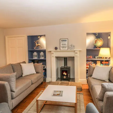 بيت للعطل Mill Farm House, Richmond